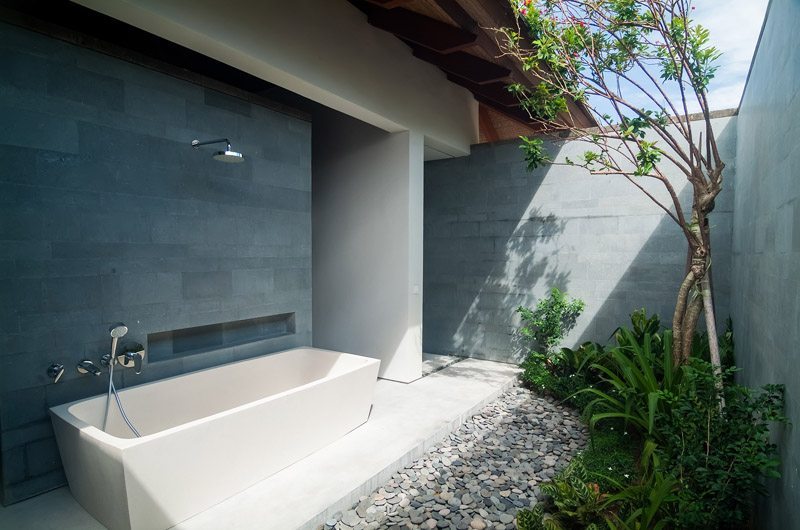 Ambalama Villa Semi Open Bathtub, Seseh | 7 Bedroom Villas Bali