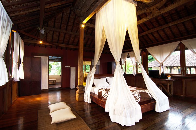 Atas Awan Villa Bedroom with Mosquito Net, Ubud | 7 Bedroom Villas Bali