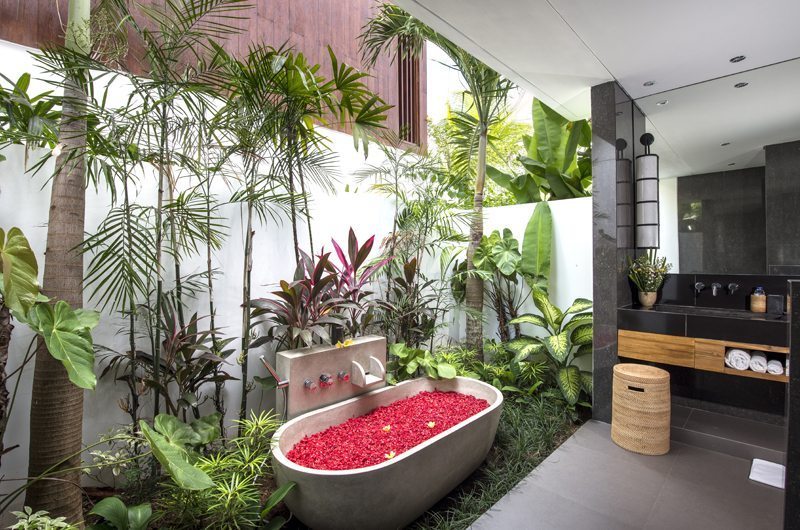 Villa Anam Romantic Bathtub Set Up, Seminyak | 7 Bedroom Villas Bali