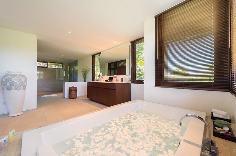 Bendega Villas Romantic Bathtub Set Up, Canggu | 7 Bedroom Villas Bali