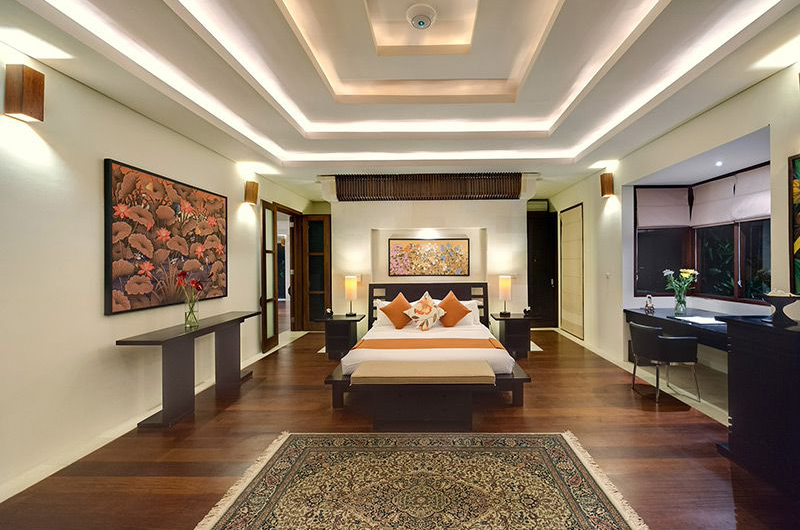 Villa Mandalay Spacious Bedroom with Study Table, Seseh | 7 Bedroom Villas Bali