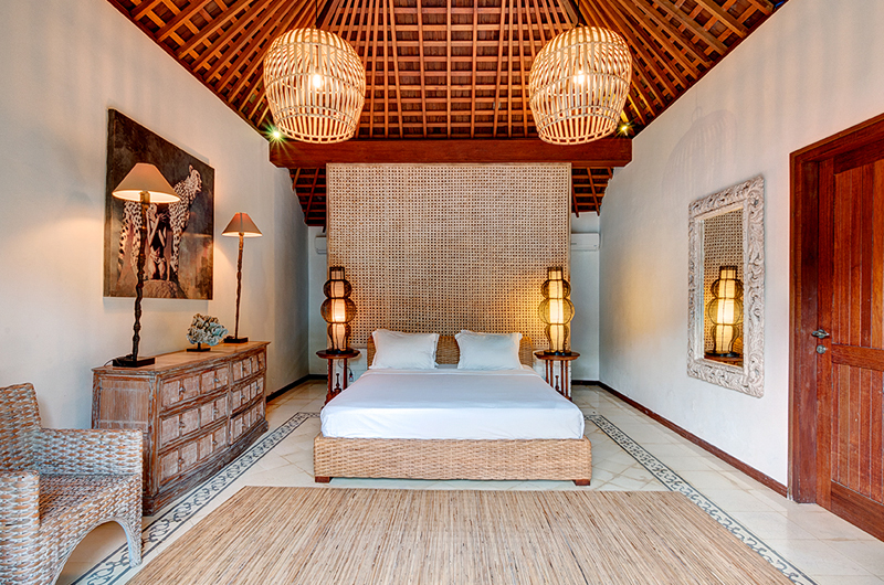 Villa Massilia Bedroom with Lamps, Seminyak | 7 Bedroom Villas Bali