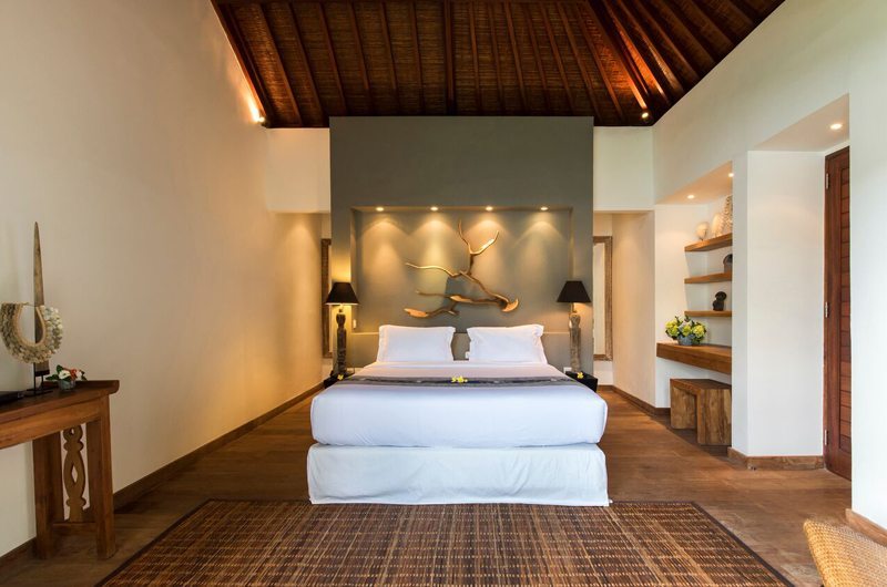Villa Tiga Puluh Bedroom with Wooden Floor, Seminyak | 7 Bedroom Villas Bali